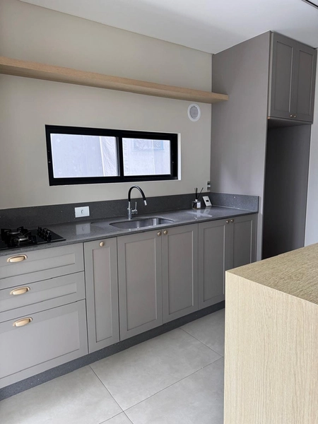 Apartamento para locação em Meia Praia: 2ª foto da galeria de imagens do imóvel