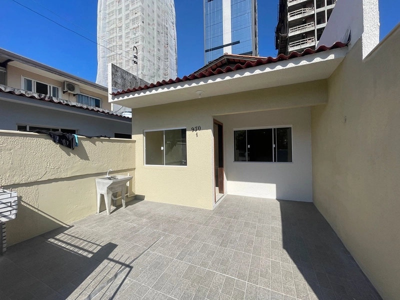 Kitnet para Locação – Meia Praia: 1ª foto da galeria de imagens do imóvel