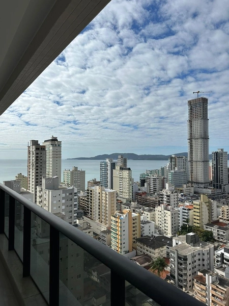3 Dormitórios Sendo 3 Suítes Meia Praia - Itapema / SC: 5ª foto da galeria de imagens do imóvel
