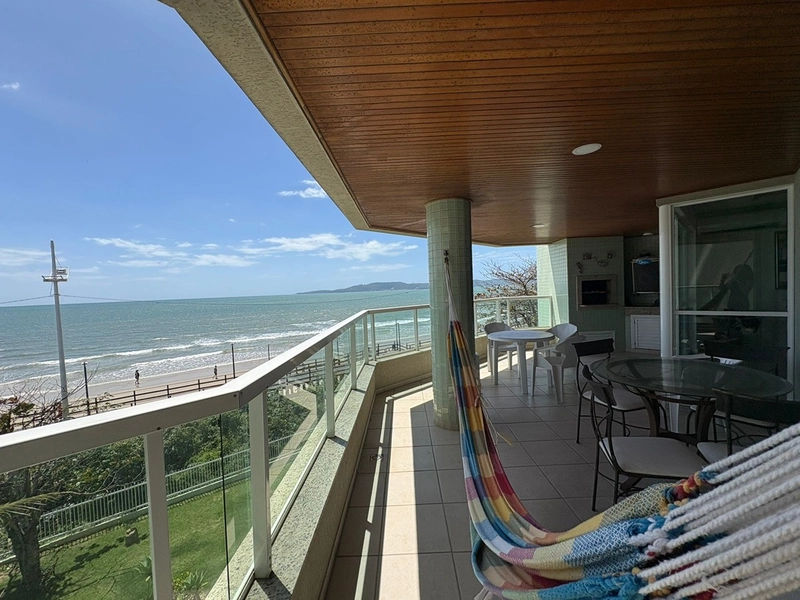 Apartamento Frente Mar em Itapema: 1ª foto da galeria de imagens do imóvel