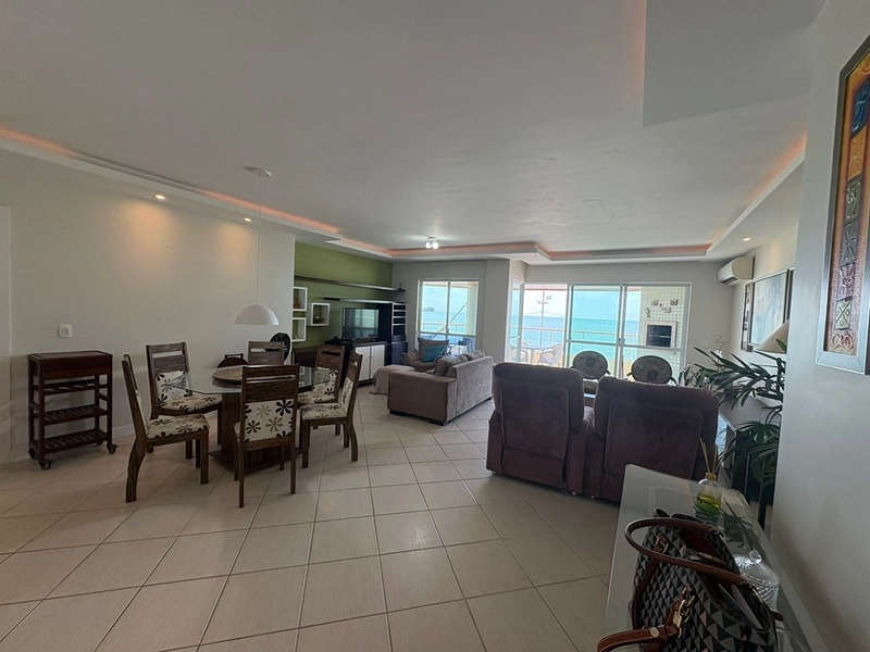 Apartamento Frente Mar em Itapema: 8ª foto da galeria de imagens do imóvel