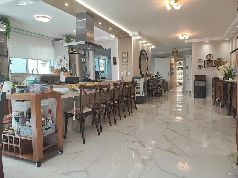 APARTAMENTO DIFERENCIADO – QUADRA MAR | FRENTE AV. NEREU RAMOS: 4ª foto da galeria de imagens do imóvel