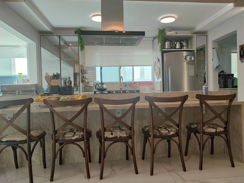 APARTAMENTO DIFERENCIADO – QUADRA MAR | FRENTE AV. NEREU RAMOS: 3ª foto da galeria de imagens do imóvel