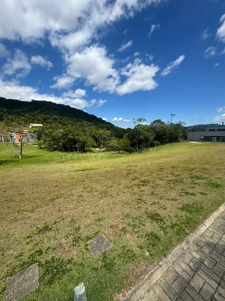 Lote para venda com 637,90 metros em condomínio - Camboriú : 2ª foto da galeria de imagens do imóvel