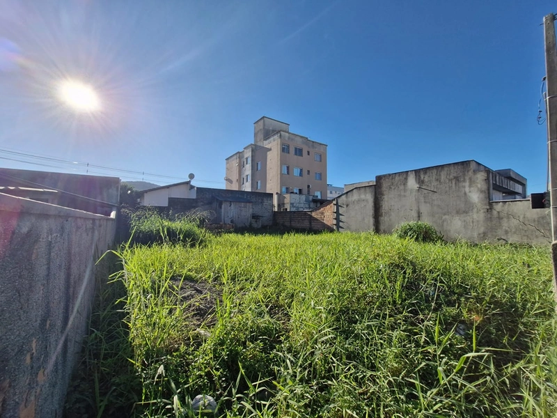 Terreno a Venda: 3ª foto da galeria de imagens do imóvel