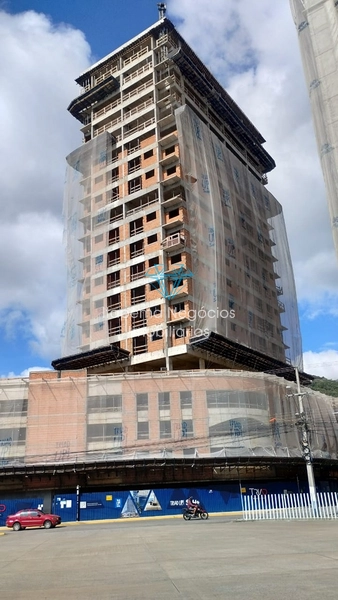 Apartamento com sacada externa e sacada interna - 2 Vagas de Garagem: 2ª foto da galeria de imagens do imóvel