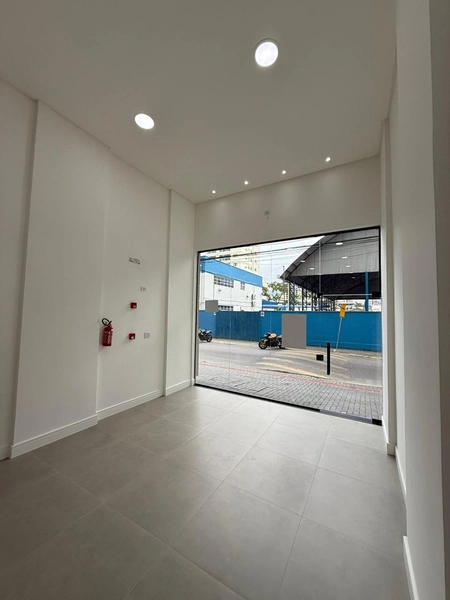 Sala Comercial para Locação: 1ª foto da galeria de imagens do imóvel