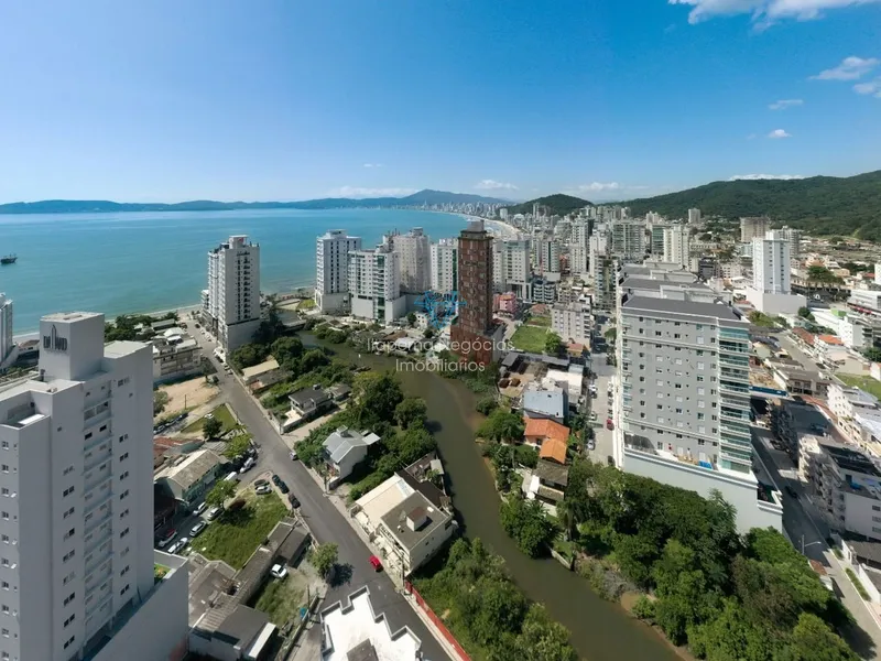 Apartamento Frente Mar - 05 Suítes - 03 Vagas de Garagem: 1ª foto da galeria de imagens do imóvel