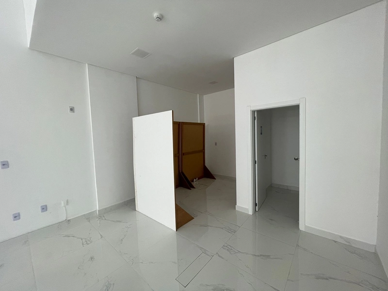 LOCAÇÃO DE SALA COMERCIAL NO CENTRO: 2ª foto da galeria de imagens do imóvel