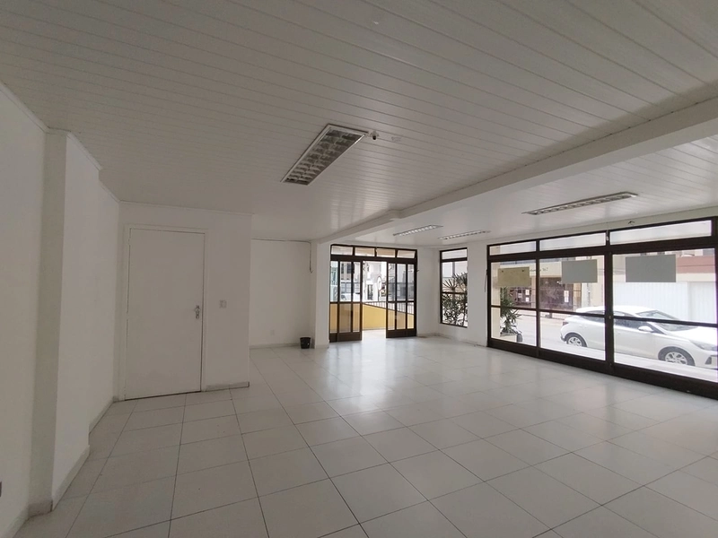 Sala Comercial para Locação – Centro de Itapema: 3ª foto da galeria de imagens do imóvel