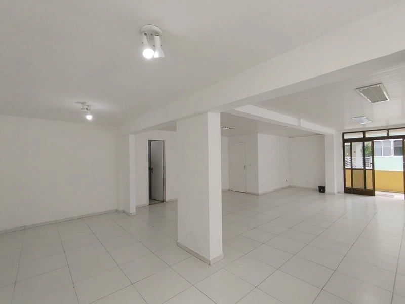 Sala Comercial para Locação – Centro de Itapema: 5ª foto da galeria de imagens do imóvel