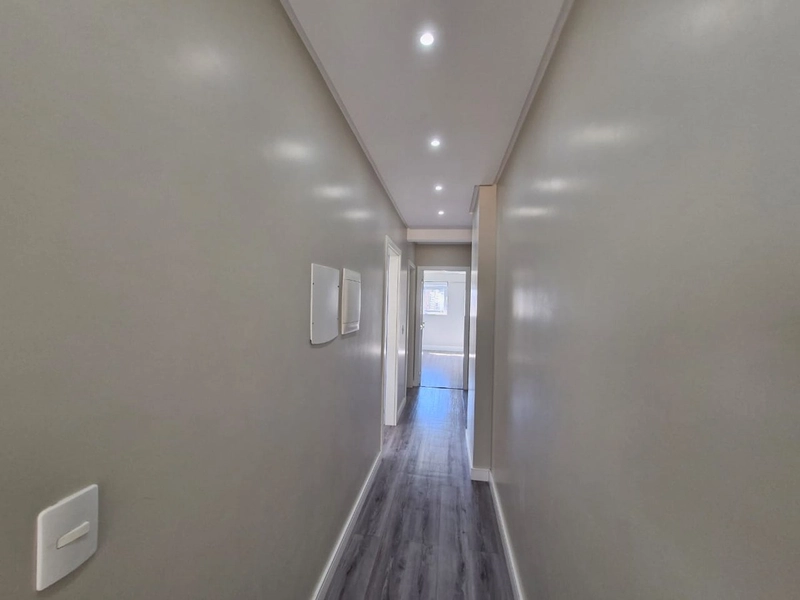 APARTAMENTO À VENDA | Meia Praia: 7ª foto da galeria de imagens do imóvel