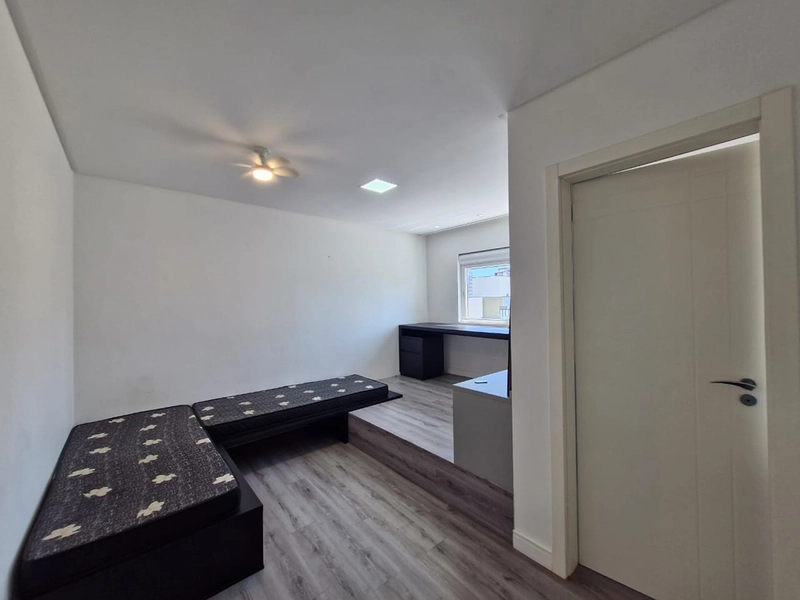 APARTAMENTO À VENDA | Meia Praia: 2ª foto da galeria de imagens do imóvel