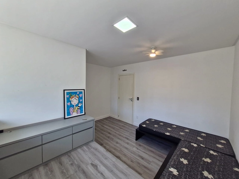 APARTAMENTO À VENDA | Meia Praia: 3ª foto da galeria de imagens do imóvel