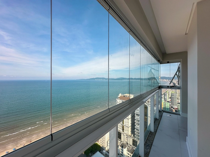 APARTAMENTO À VENDA – ALTO PADRÃO EM ITAPEMA: 1ª foto da galeria de imagens do imóvel