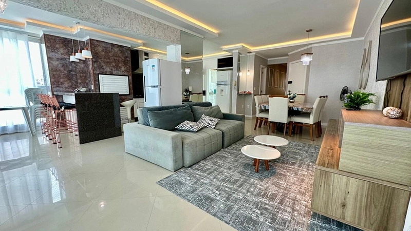 Apartamento à Venda na Meia Praia – Segunda Quadra do Mar: 1ª foto da galeria de imagens do imóvel