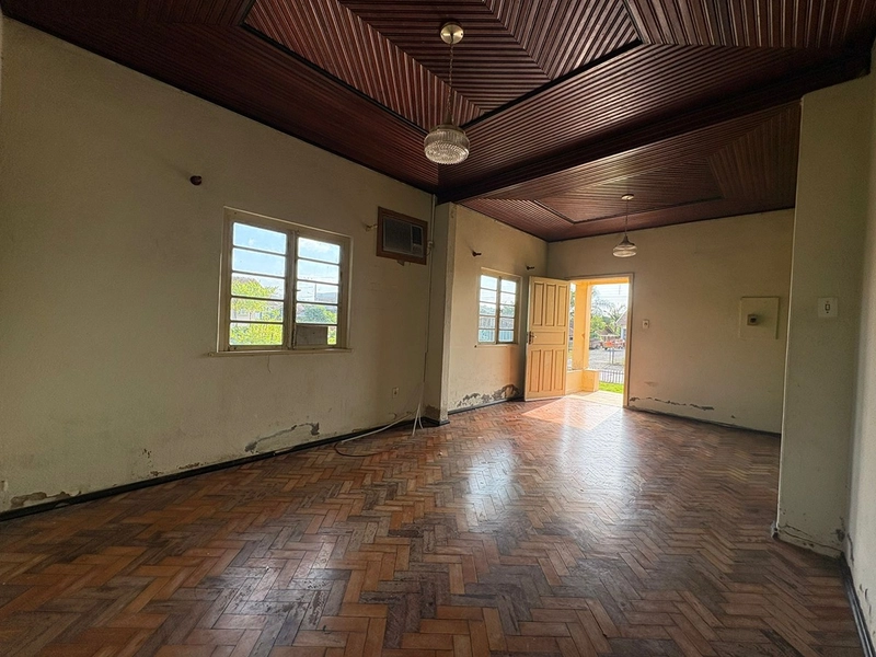 Casa à Venda – Amplo Terreno de 1.200m²: 3ª foto da galeria de imagens do imóvel