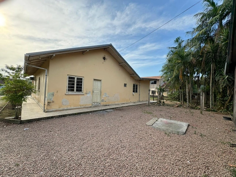 Casa à Venda – Amplo Terreno de 1.200m²: 2ª foto da galeria de imagens do imóvel