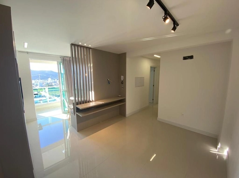 Apartamento com  2 dormitórios 1 suíte, semi - mobiliado.: 6ª foto da galeria de imagens do imóvel