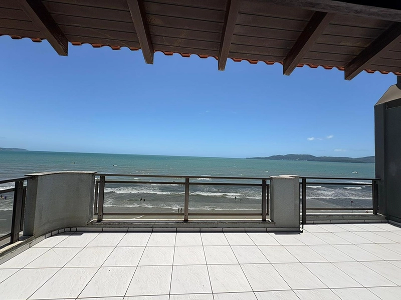 REALIZE UM SONHO! Apartamento Duplex na cobertura frente mar no bairro Meia Praia- Itapema SC: 8ª foto da galeria de imagens do imóvel