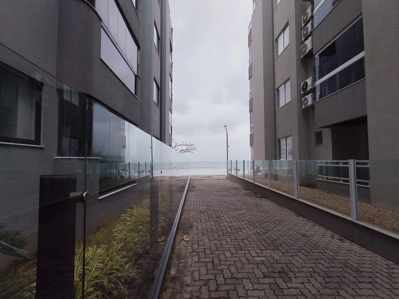 REALIZE UM SONHO! Apartamento Duplex na cobertura frente mar no bairro Meia Praia- Itapema SC: 1ª foto da galeria de imagens do imóvel