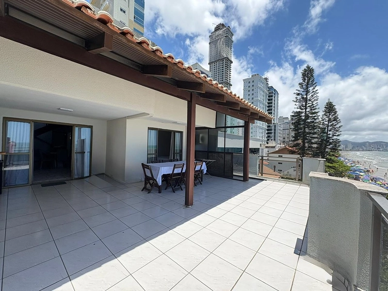 REALIZE UM SONHO! Apartamento Duplex na cobertura frente mar no bairro Meia Praia- Itapema SC: 10ª foto da galeria de imagens do imóvel