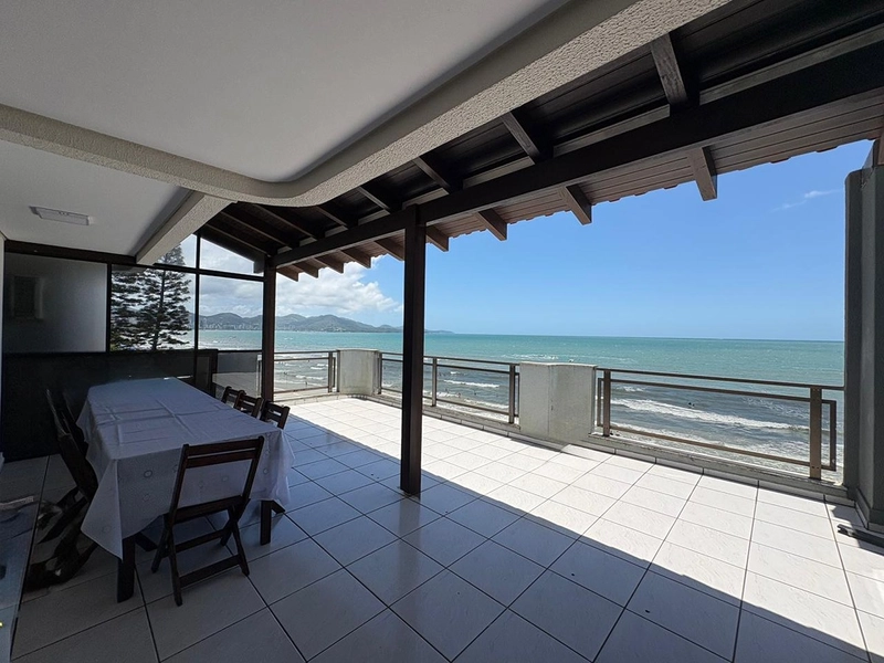 REALIZE UM SONHO! Apartamento Duplex na cobertura frente mar no bairro Meia Praia- Itapema SC: 5ª foto da galeria de imagens do imóvel