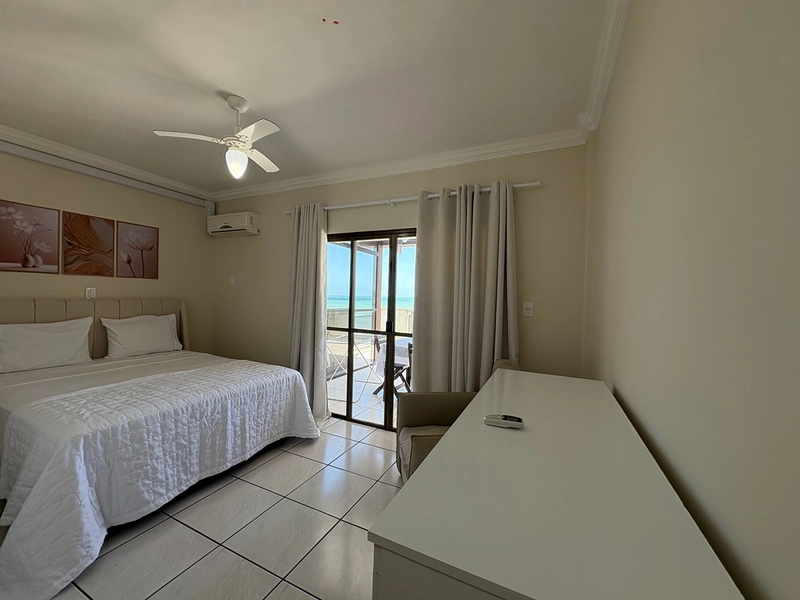 REALIZE UM SONHO! Apartamento Duplex na cobertura frente mar no bairro Meia Praia- Itapema SC: 2ª foto da galeria de imagens do imóvel