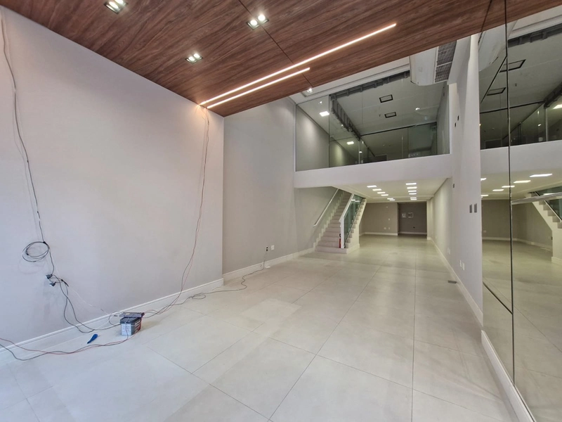 SALA COMERCIAL – FRENTE PARA A SEGUNDA AVENIDA: 3ª foto da galeria de imagens do imóvel
