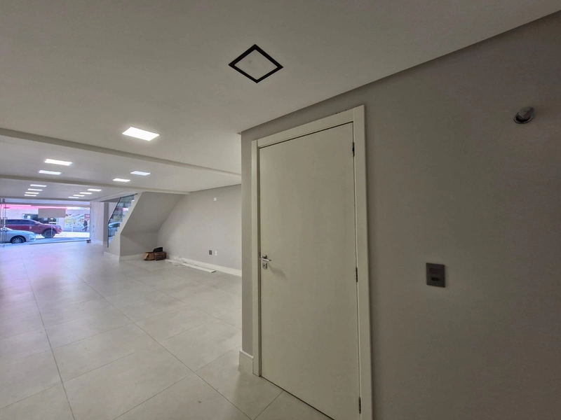 SALA COMERCIAL – FRENTE PARA A SEGUNDA AVENIDA: 2ª foto da galeria de imagens do imóvel