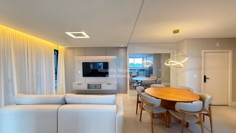 Apartamento 3 Dormitórios Sendo 3 Suítes . Quadra mar, Meia Praia.: 2ª foto da galeria de imagens do imóvel