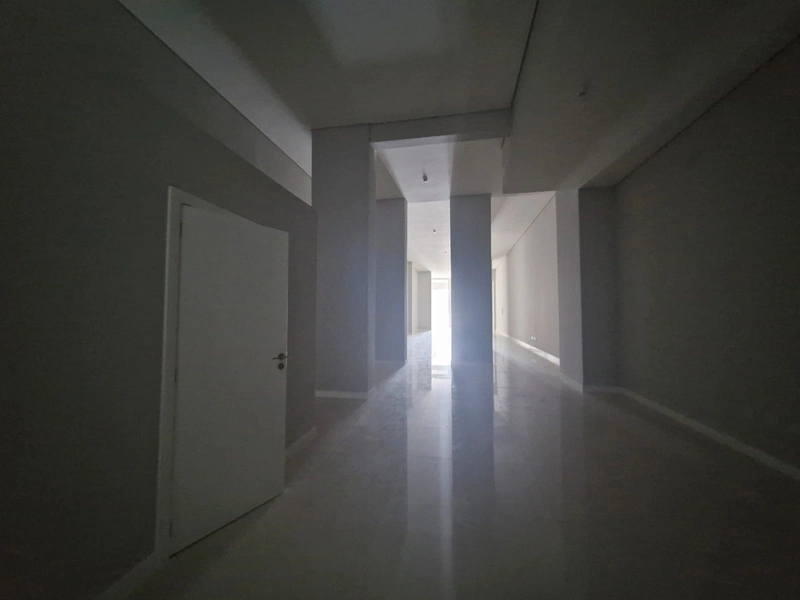 Sala Comercial para Locação no Centro de Itapema: 2ª foto da galeria de imagens do imóvel