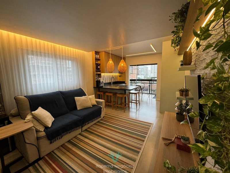 Apartamento mobiliado e equipado, 1 suíte+1 demi-suíte, a 450m do Mar.: 1ª foto da galeria de imagens do imóvel