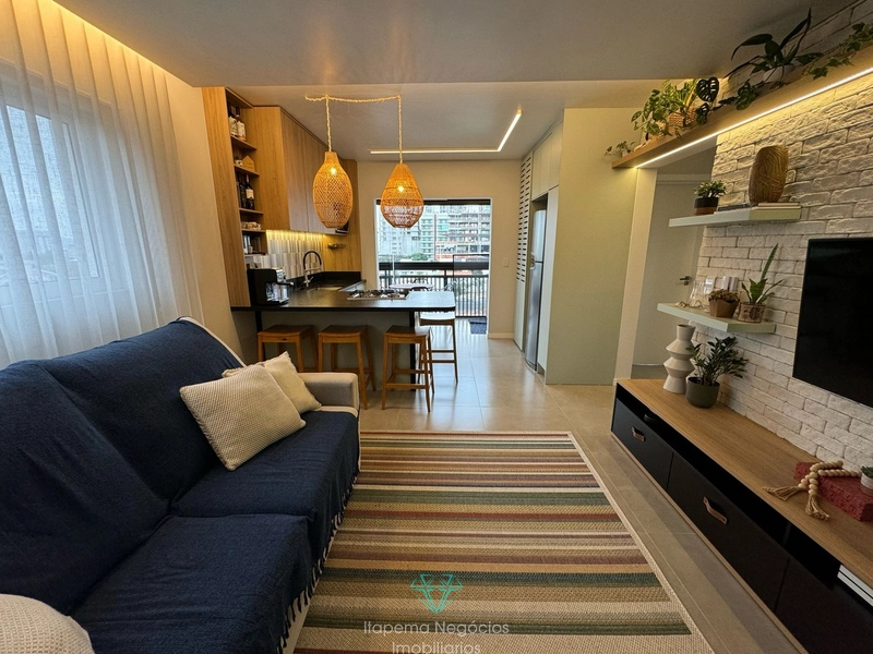 Apartamento mobiliado e equipado, 1 suíte+1 demi-suíte, a 450m do Mar.: 2ª foto da galeria de imagens do imóvel
