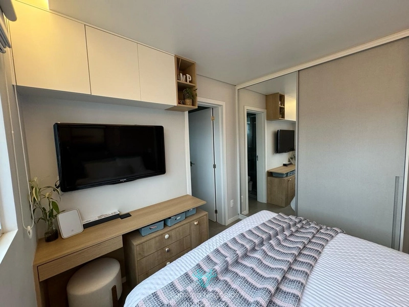 Apartamento mobiliado e equipado, 1 suíte+1 demi-suíte, a 450m do Mar.: 11ª foto da galeria de imagens do imóvel