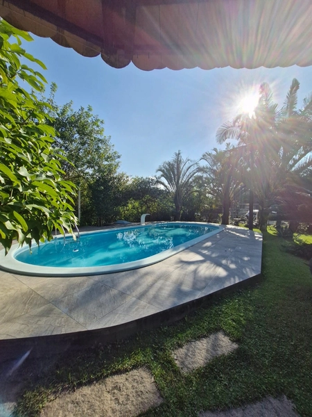 Casa de alto padrão, em Itapema/ SC.: 1ª foto da galeria de imagens do imóvel