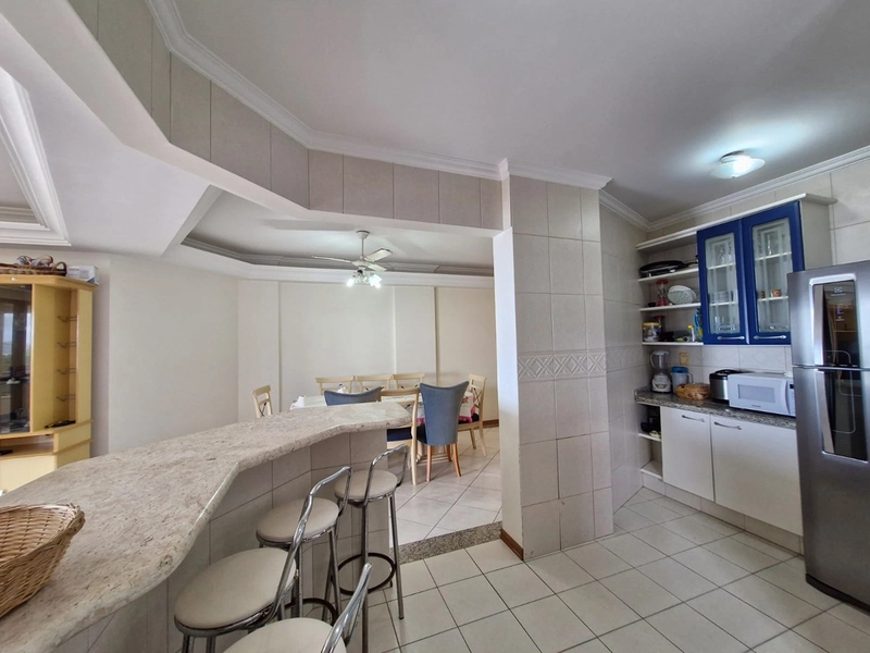 Conforto e exclusividade de frente para o mar em Meia Praia: 11ª foto da galeria de imagens do imóvel