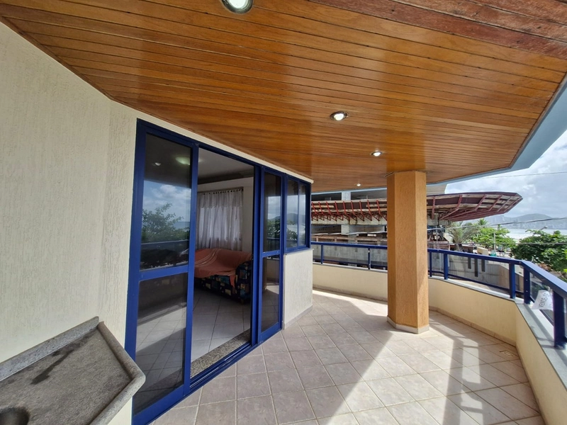 Conforto e exclusividade de frente para o mar em Meia Praia: 4ª foto da galeria de imagens do imóvel