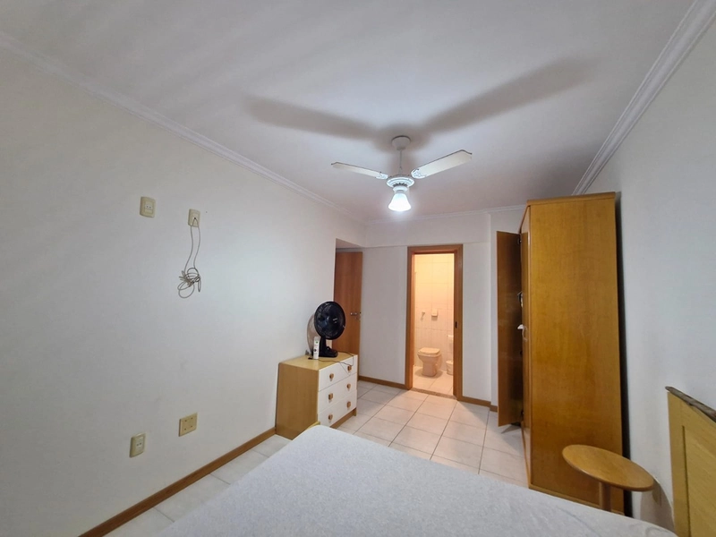 Conforto e exclusividade de frente para o mar em Meia Praia: 17ª foto da galeria de imagens do imóvel