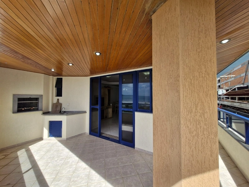 Conforto e exclusividade de frente para o mar em Meia Praia: 6ª foto da galeria de imagens do imóvel