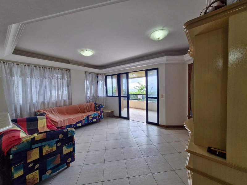 Conforto e exclusividade de frente para o mar em Meia Praia: 21ª foto da galeria de imagens do imóvel