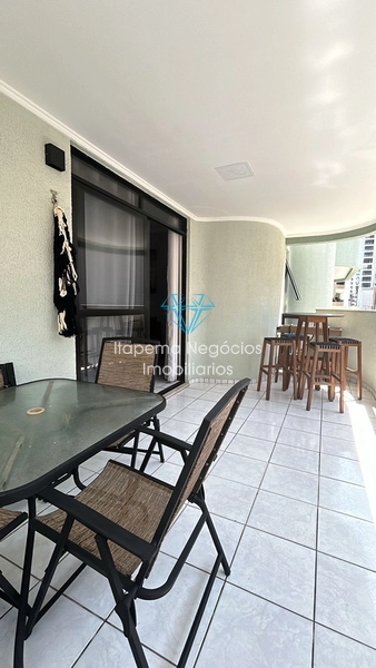 3 Dormitórios Sendo 1 Suíte    Meia Praia - Itapema / SC: 2ª foto da galeria de imagens do imóvel