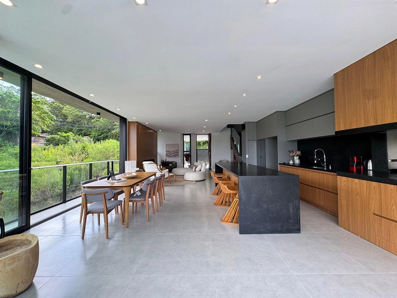 Mansão à Venda – Canto da Praia | Itapema: 9ª foto da galeria de imagens do imóvel