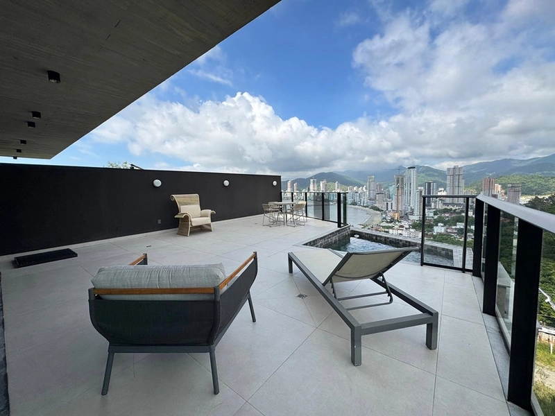 Mansão à Venda – Canto da Praia | Itapema: 3ª foto da galeria de imagens do imóvel