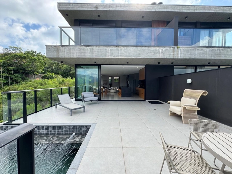 Mansão à Venda – Canto da Praia | Itapema: 4ª foto da galeria de imagens do imóvel