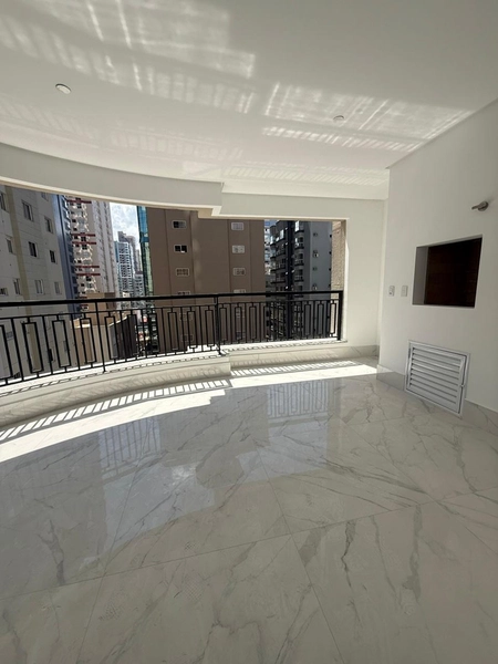 Apartamento à Venda em Meia Praia – Alto Padrão: 4ª foto da galeria de imagens do imóvel