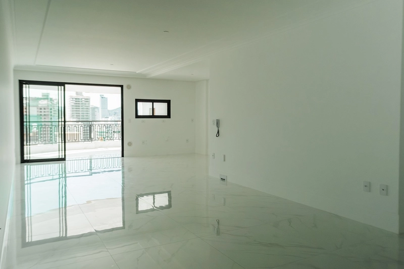 Apartamento à Venda em Meia Praia – Alto Padrão: 4ª foto da galeria de imagens do imóvel