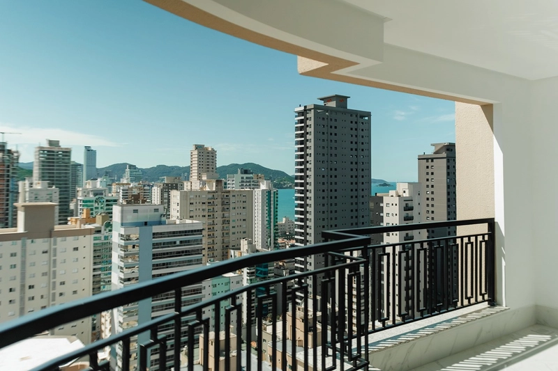 Apartamento à Venda em Meia Praia – Alto Padrão: 2ª foto da galeria de imagens do imóvel