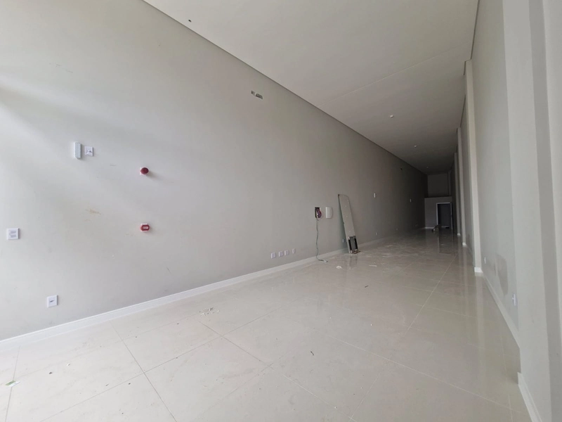 Sala Comercial para Locação no Centro de Itapema: 3ª foto da galeria de imagens do imóvel