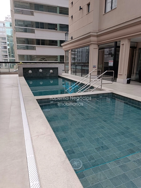Apartamento com 4 Suítes á venda - Meia Praia: 3ª foto da galeria de imagens do imóvel